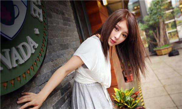 大英想找一个女性生孩子给报酬-｛找个女人生孩子多少钱｝